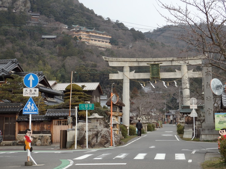 太郎坊宫（阿贺神社）