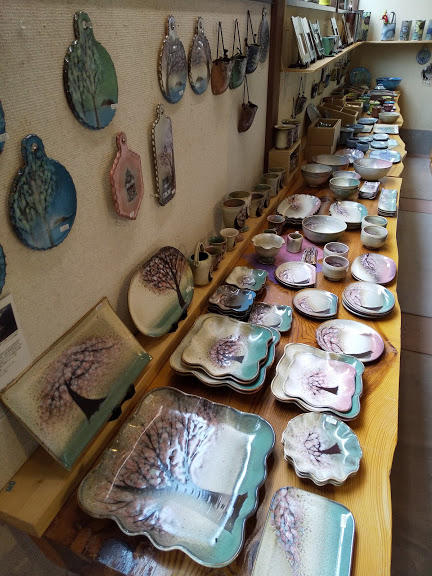 4. Cherry Blossoms Rice Bowel / Nunobiki-yaki Kamamoto